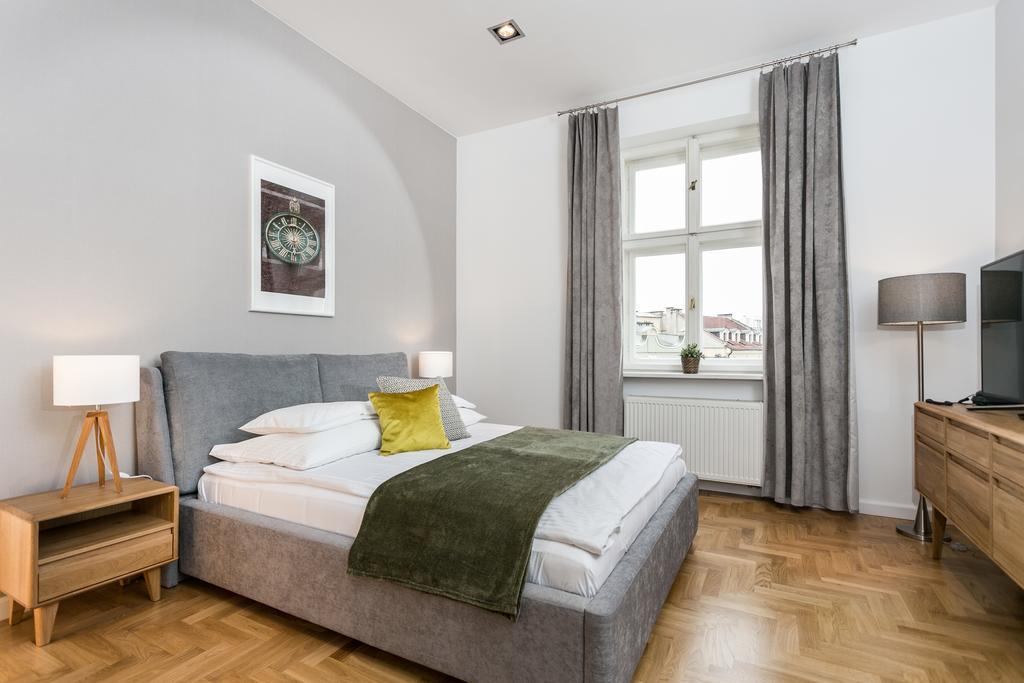 Venetian House Market Square Aparthotel 4*